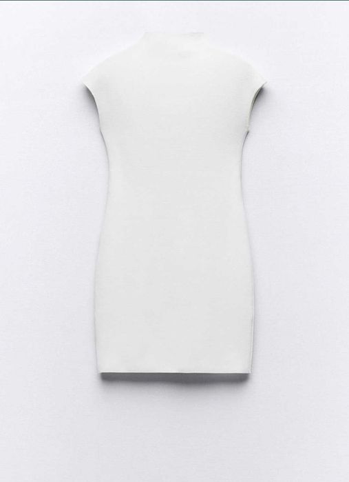 Rochie cu capse Zara