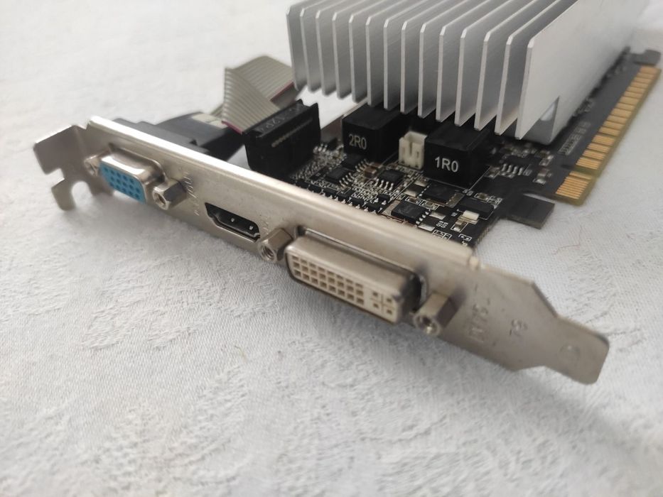 Видео карта GeForce GT520 1GB ddr3