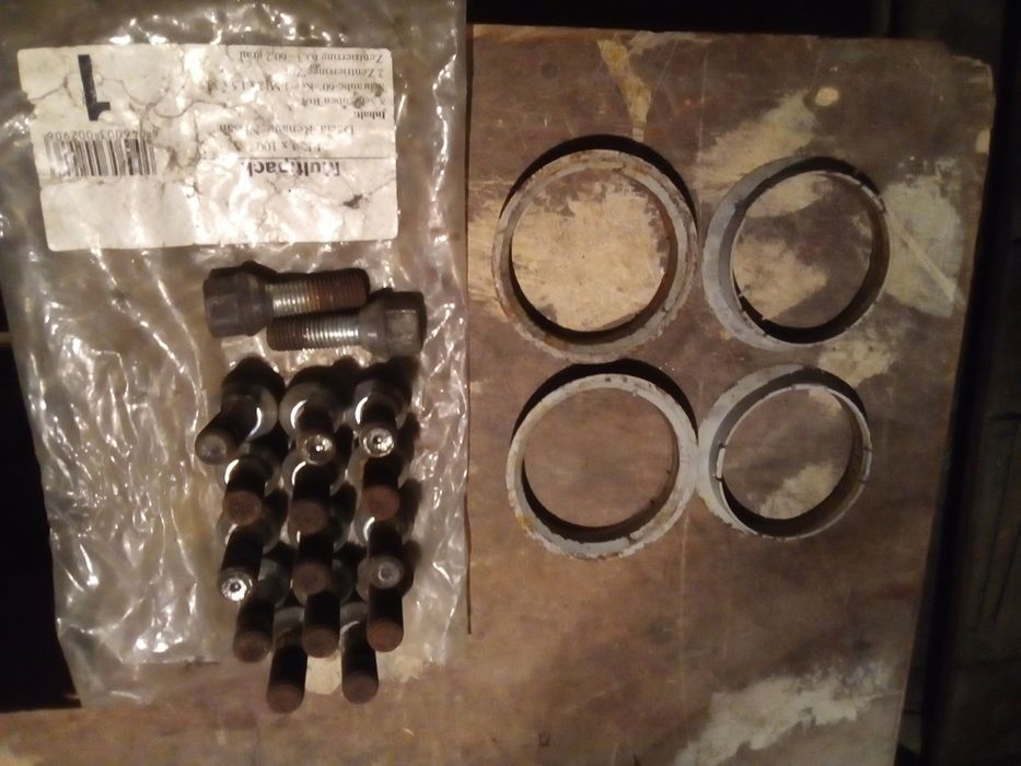 Болтове втулки тасове Дачия Рено Нисан