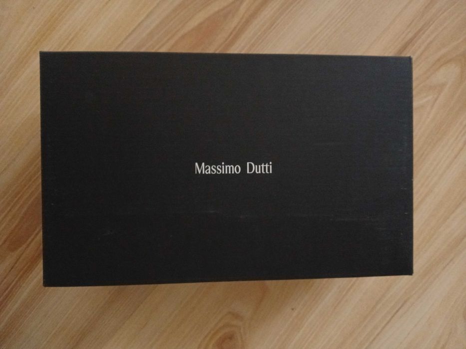 Нови велурени обувки Massimo Dutti