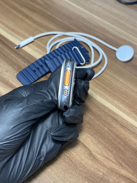 Apple Watch Ultra 2 / 49 mm / Graphite