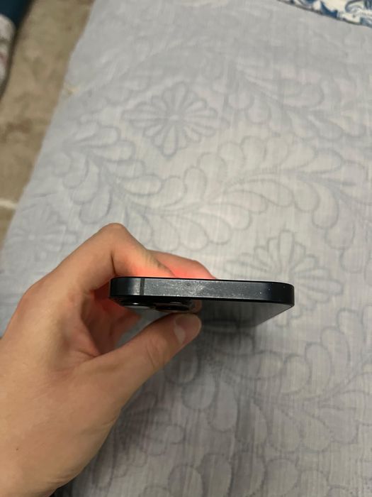 Iphone 13 black. Черный