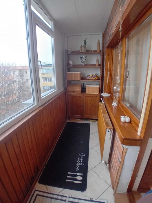 Apartament 4 camere, 103 mp totali, semineu, finisaje lemn masiv
