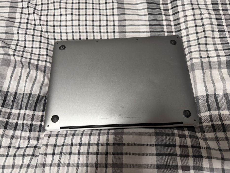 MacBook Pro 13 inch 2019