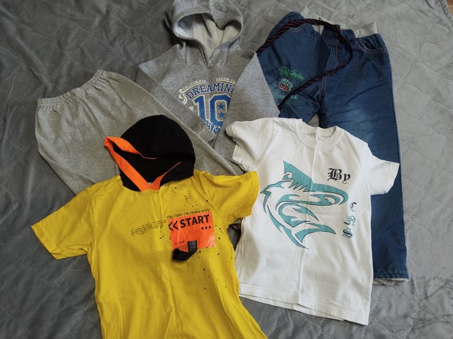 Продам детские вещи