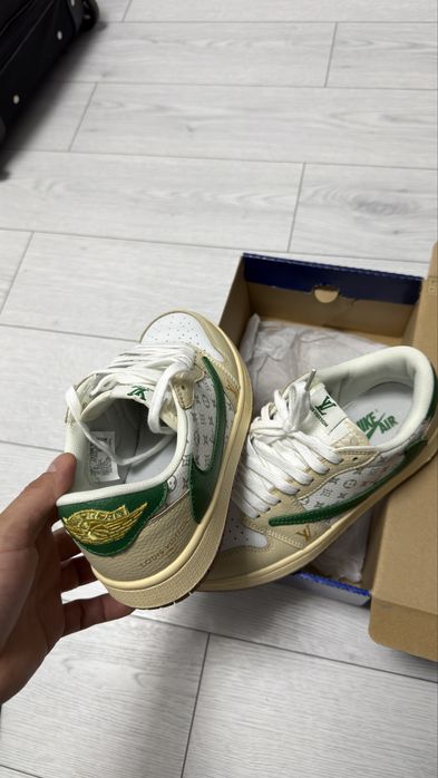 Adidasi Nike Dunk Low