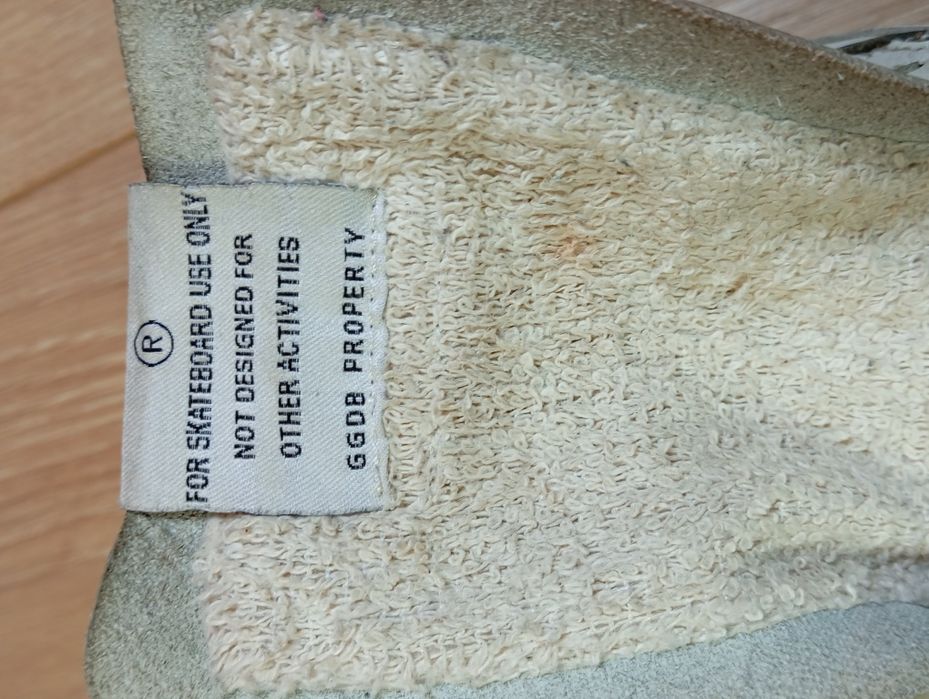 Sneakers Golden Goose originali,folosiți,dar fara defecte