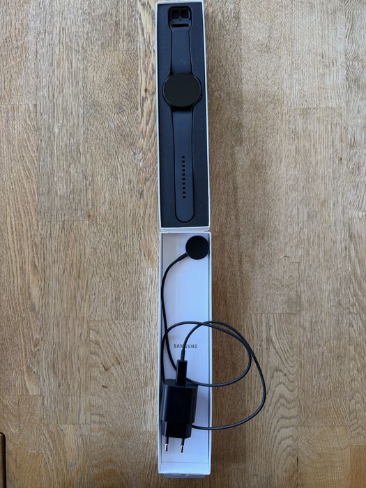 Часовник Galaxy Watch16