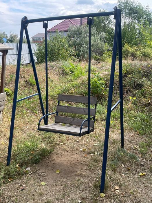 Детские качели и песочница