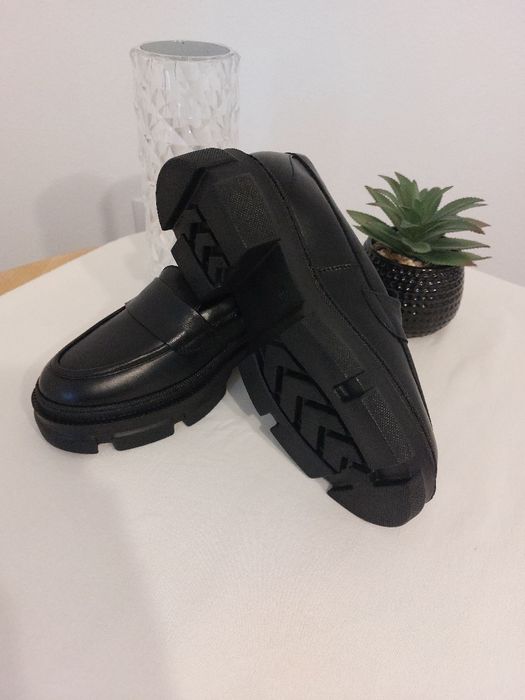 Pantofi dama//Mocasini noi