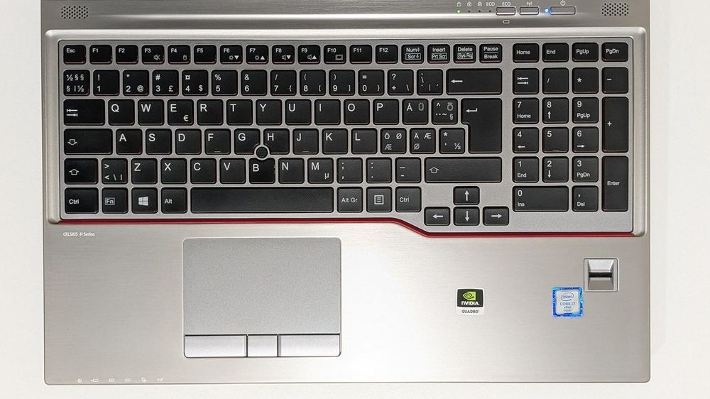 Fujitsu Celsius H760 15.6" 1920x1080 i7-6820HQ 16GB 512GB SSD M2200M