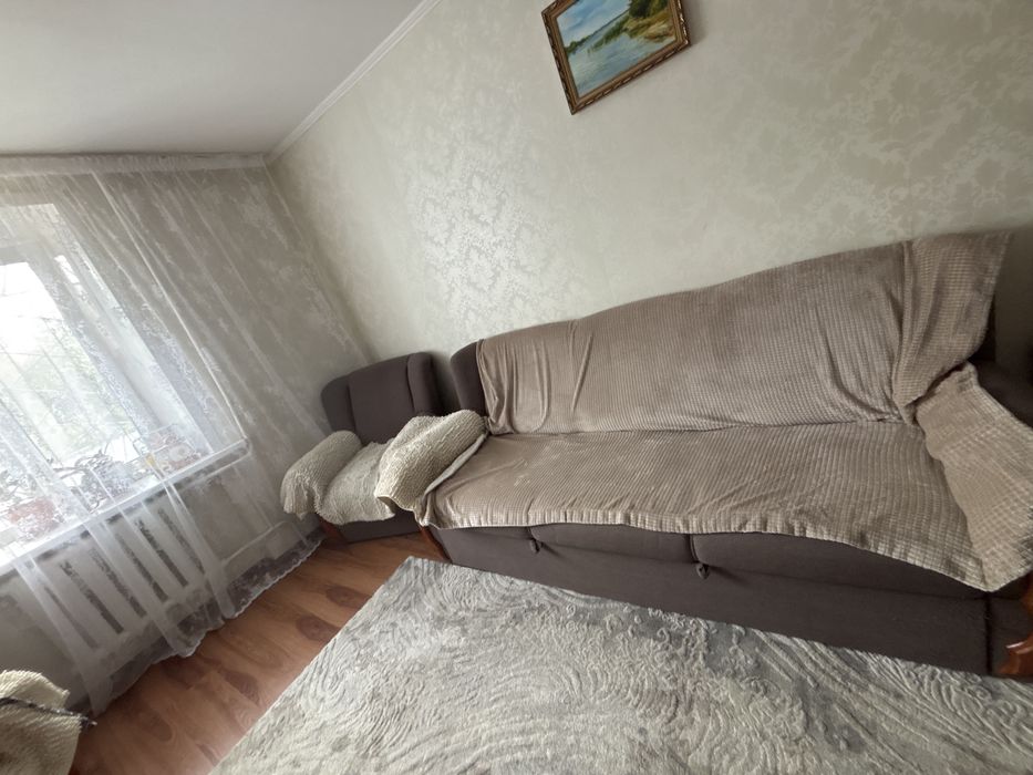 Продам диван и два кресла