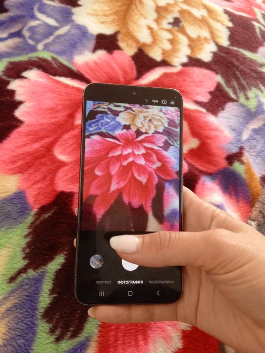 Продам Samsung s22