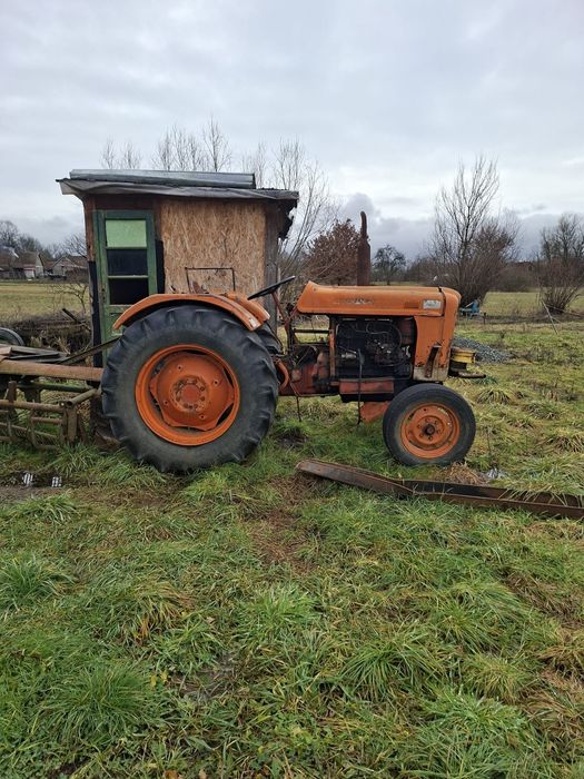 Vând tractor fiat
