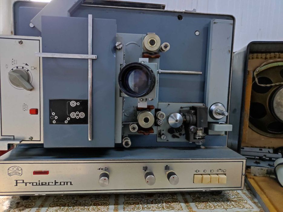 Aparat de proiectie filme 16 mm