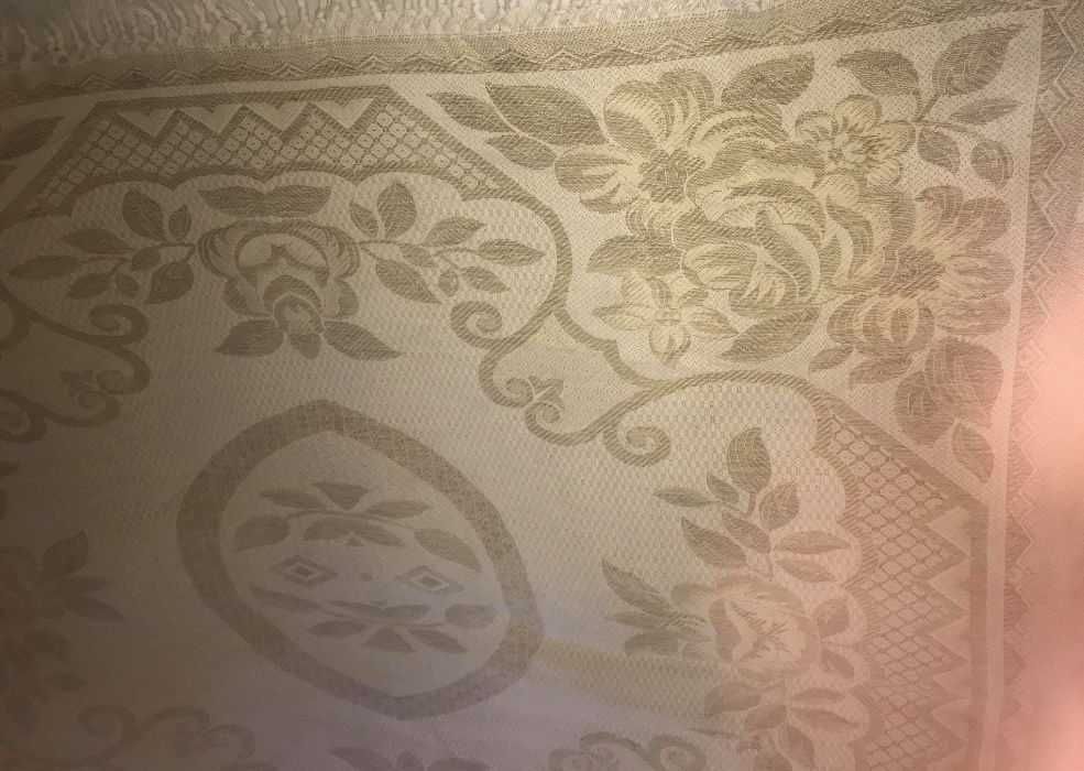 Cuvertura tesuta manual din bumbac si matase naturala