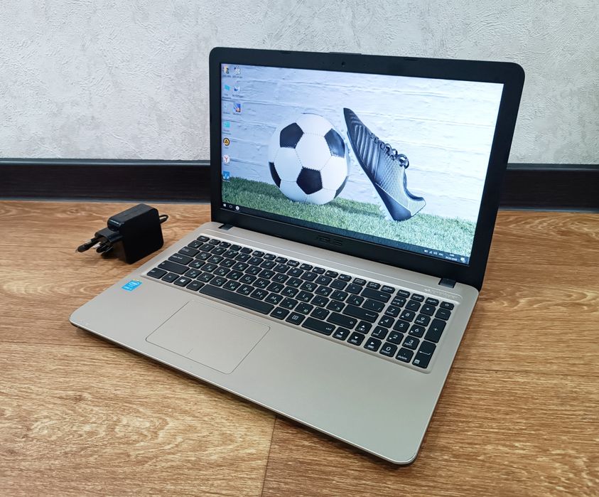 Ноутбук ASUS Core i3 Windows 10.
