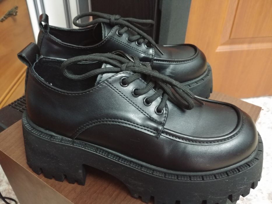 Продаю женские лоферы