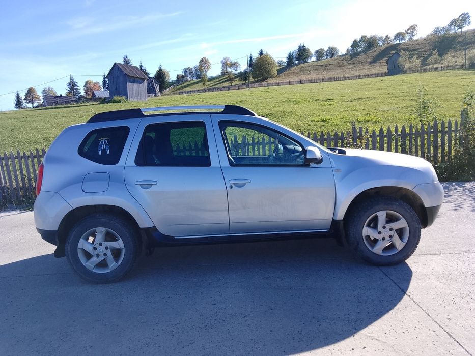 Vând Dacia Duster