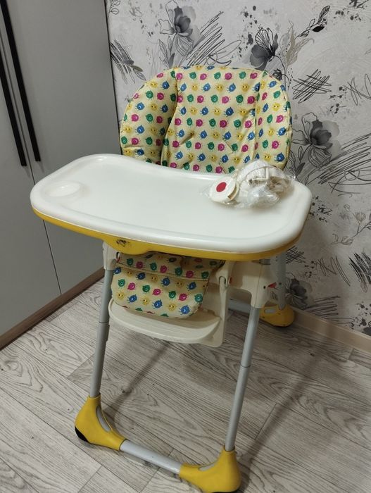 Продам стульчик для кормления.