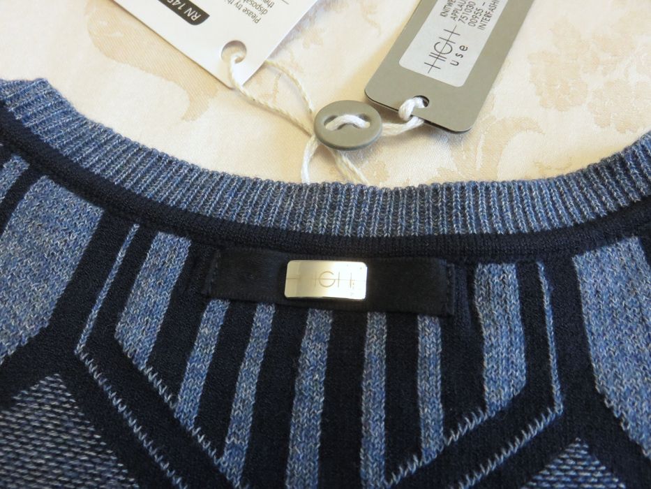 Пуловер High, S - M, нов