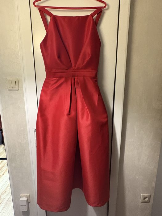 Уникална червена рокля от Muse