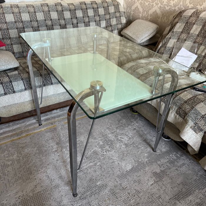 Продается стол со стульями бу