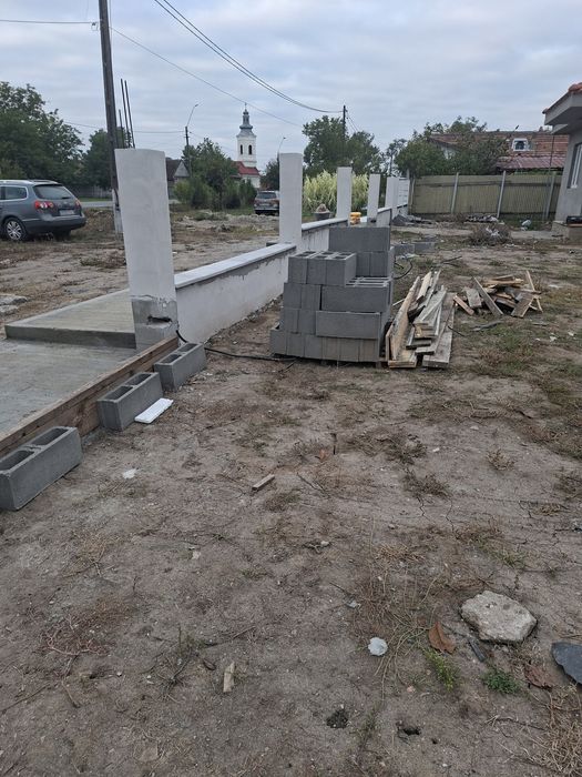 Fațade,  case la roșu,  gri , acoperiș, structuri,  betoane .