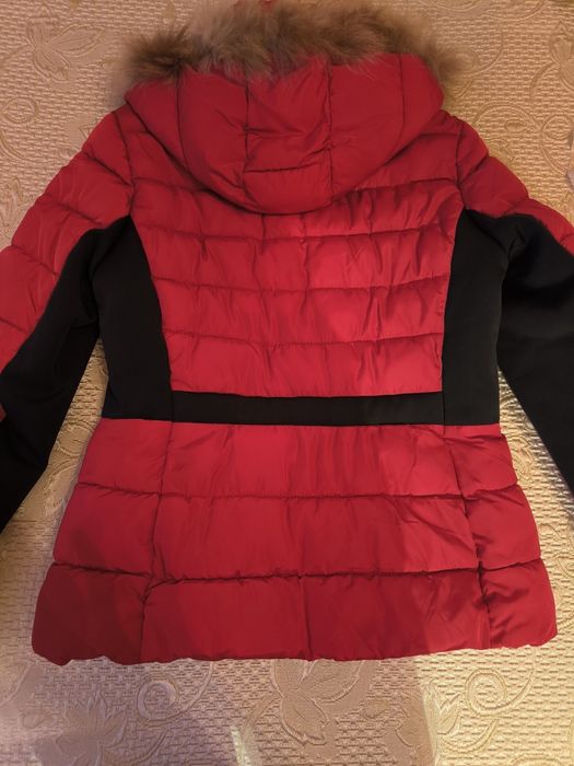 Червено зимно яке