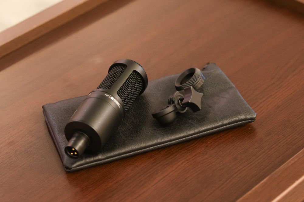 Microfon de studio cu condensator Audio-Technica AT2020 XLR