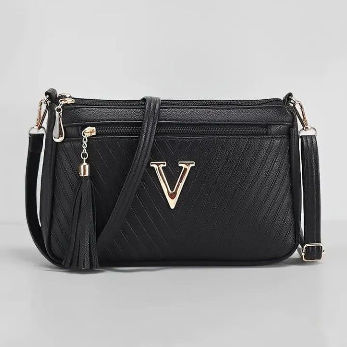 Geanta damă, model Valentino, logo metalic auriu, saculet, etichetă