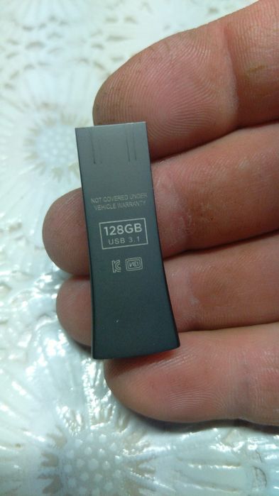 Stick original Tesla 128 GB