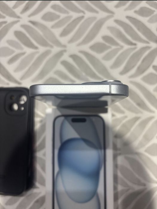 IPhone 15 white 128gb