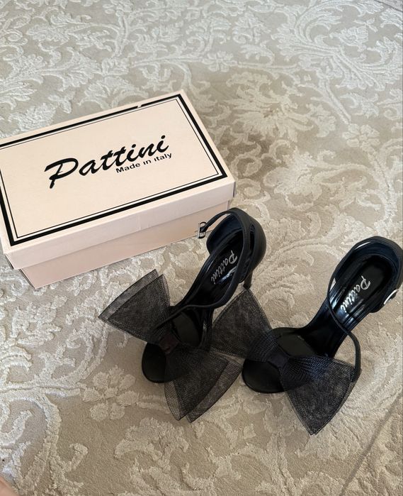 Шымкент,  продаю босоножки Pattini