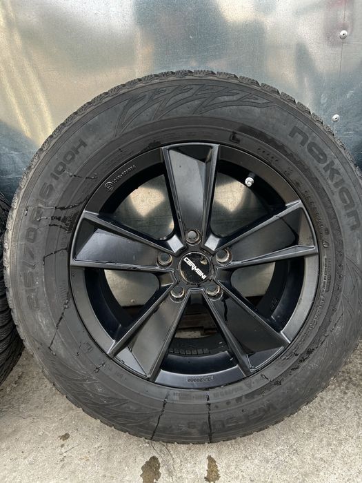 Джанти с гуми 5х114.3 16цола