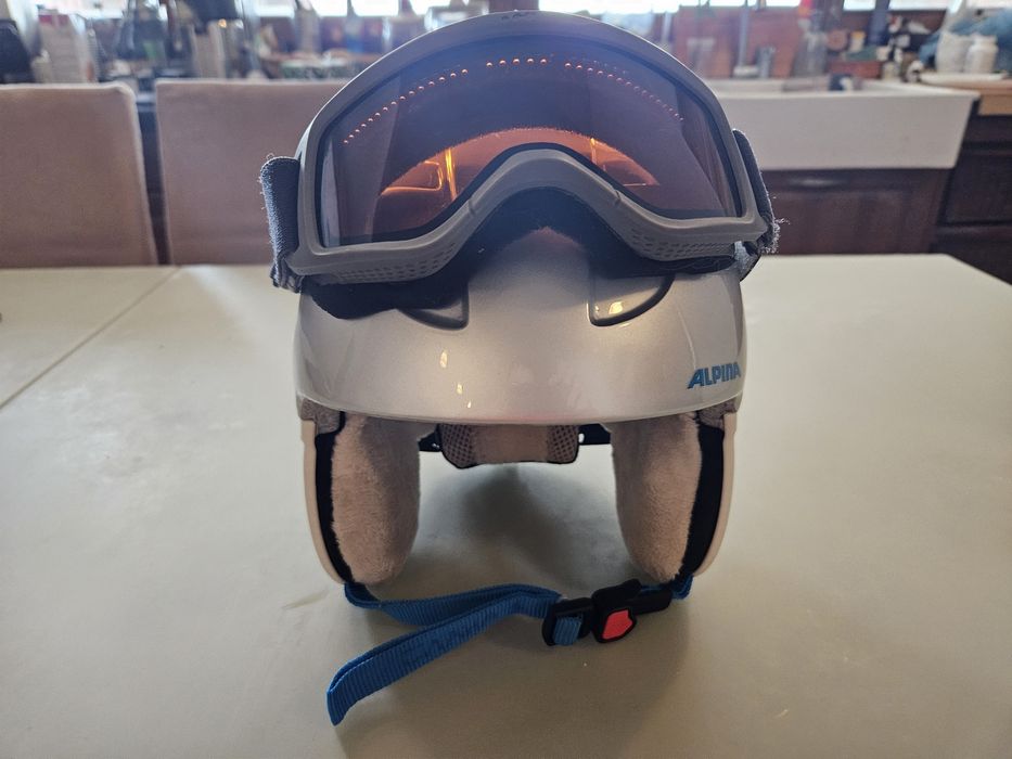 Детска ски каска Alpina 51-55 и очила