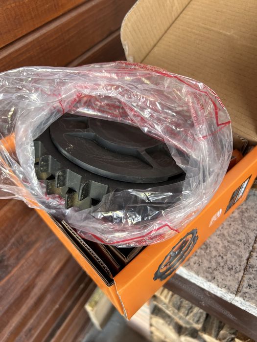 Robot Tuns Gazon Worx Landroid M V2 cu Garaj + Garantie