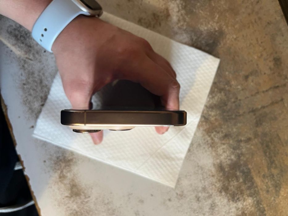 iPhone 16 Pro Desert Titanium - 128 GB