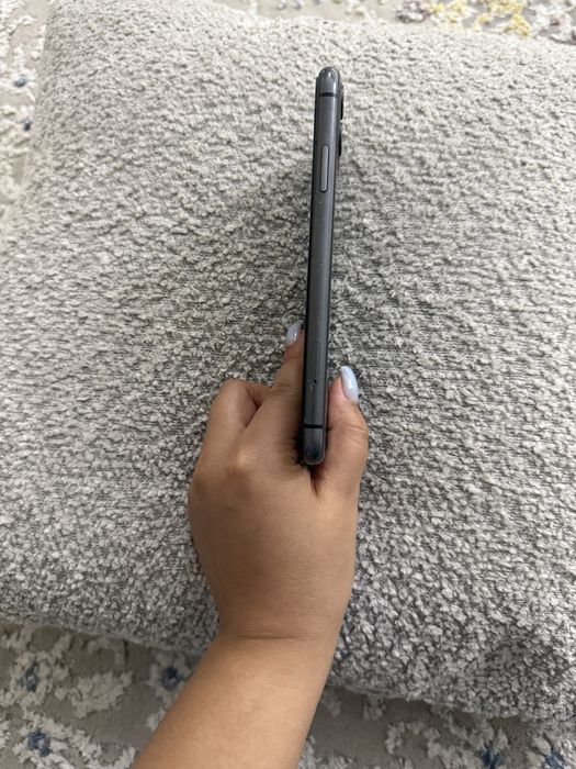 Продам срочно айфон 11