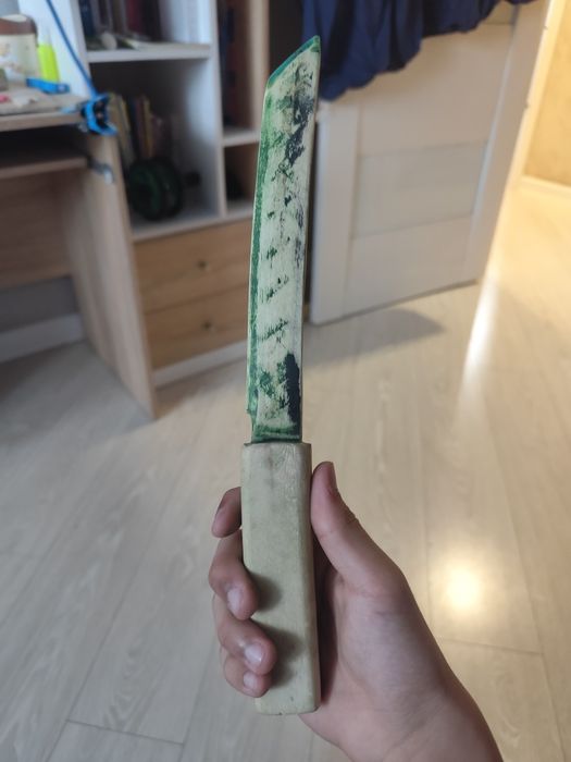 Продам самодельный нож из дерева