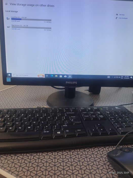 Calculator Dell sistem complet. Tastatura mause. Sistem audio subufer.