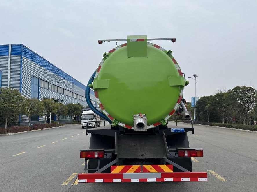 Вакуумная ассенизаторская машина HOWO 12 м³