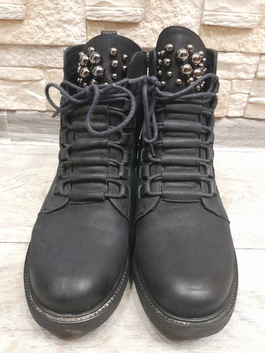 Продам Весеннии Ботинки