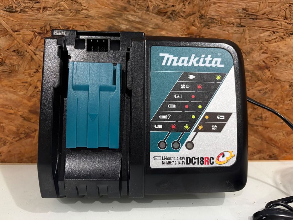 Зарядное устройство Makita DC18RC
