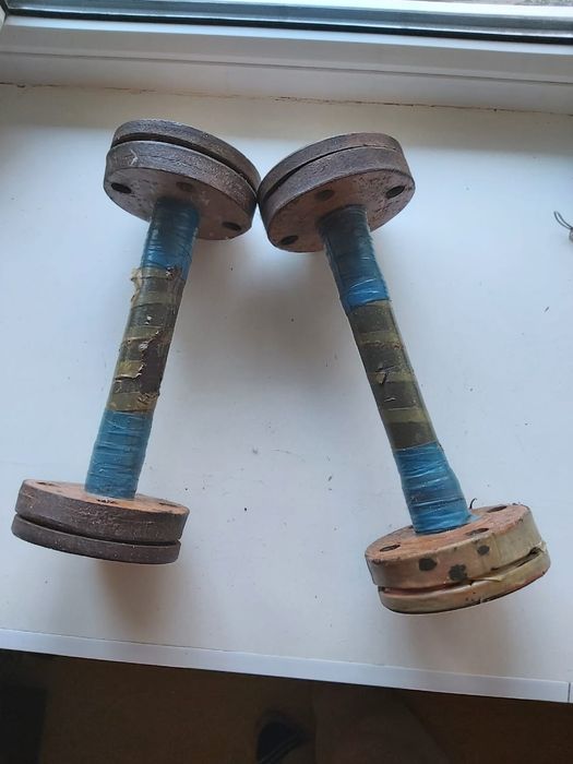 Гантели         .