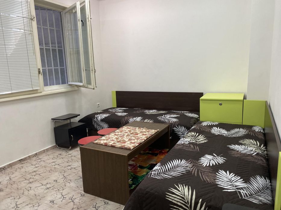 Дава се под наем Едностаен апартамент в Варна, Генералите - 15 кв.м за 219.3 € - Снимка #1