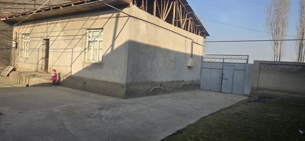 Nazarbek Nayman mahalla 48 uy sotiladi