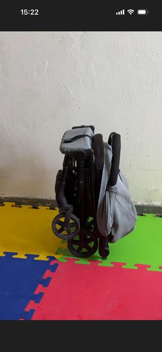 Коляска EVENFLO ( компактная и удобная)