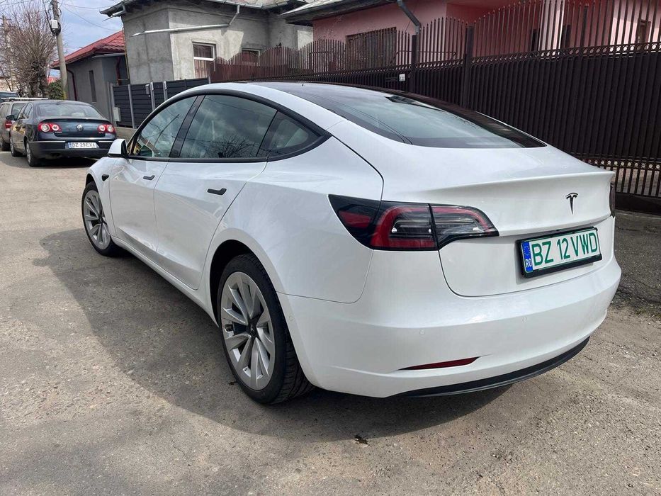Tesla Model 3 Standard Range Plus RWD