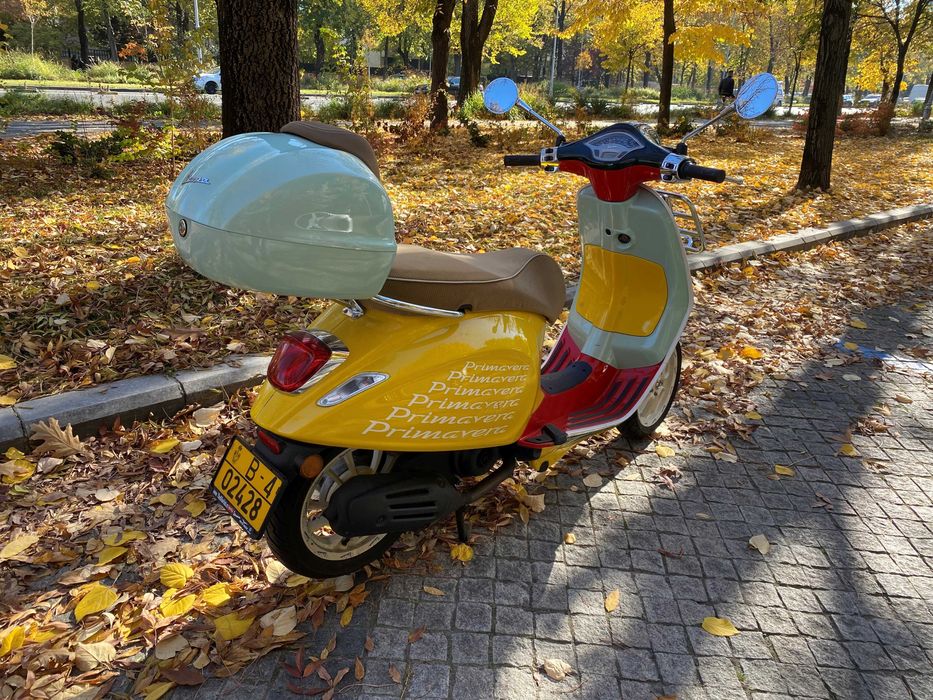 Vespa Primavera 50 cc Sean Wotherspoon